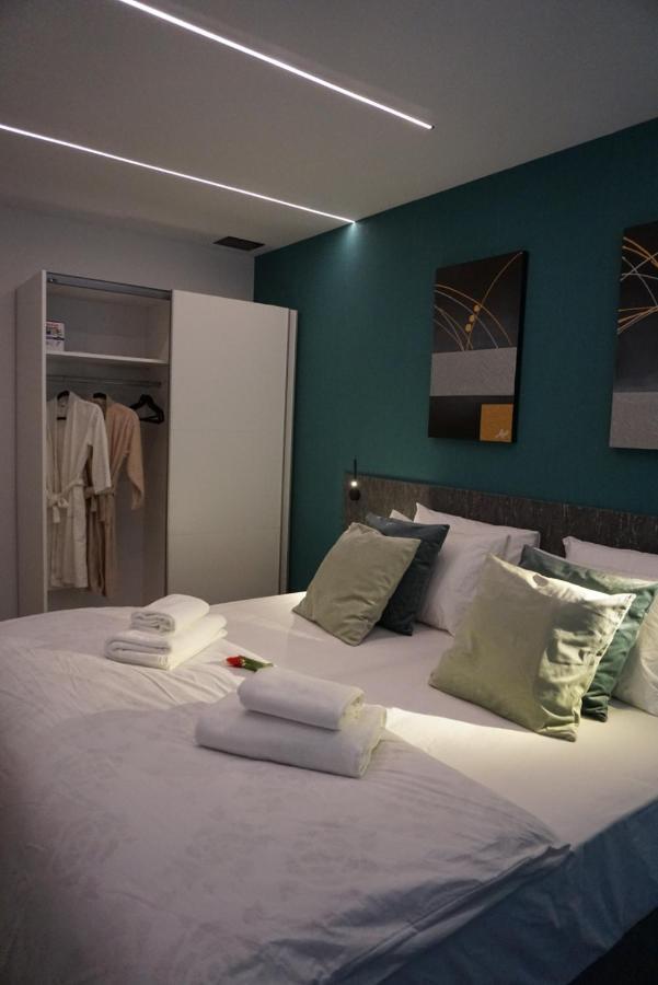 Korzo Suites Paceville San Ġiljan Buitenkant foto